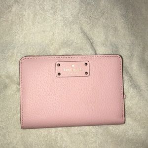Kate spade wallet NEW w/o tags